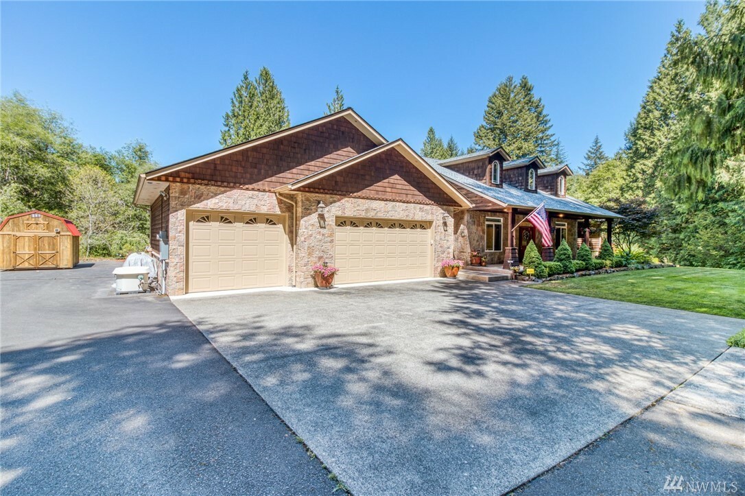 Property Photo:  325 Spruce Creek Rd  WA 98632 