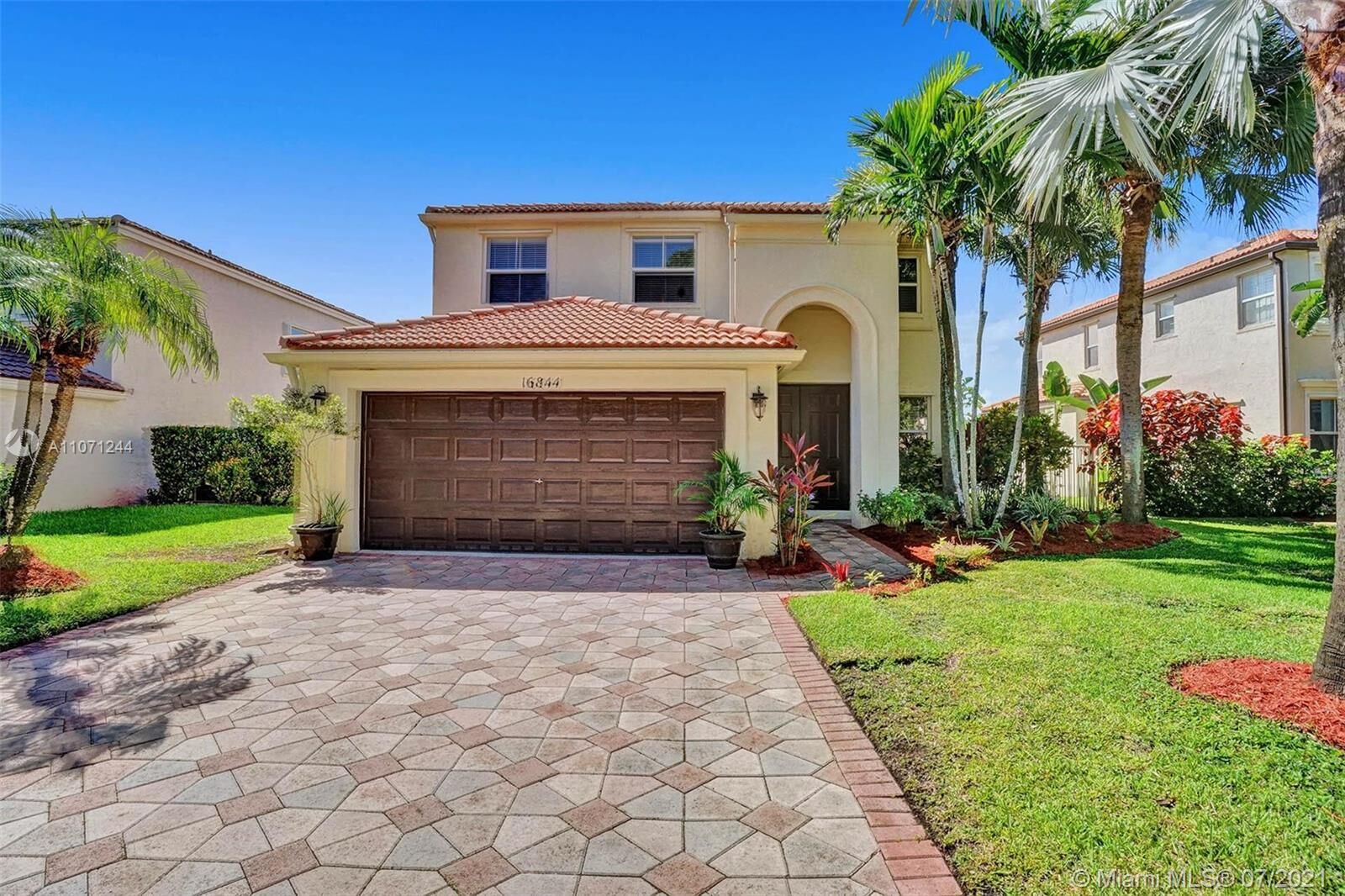 Property Photo: 16844 SW 49th Ct FL 33027