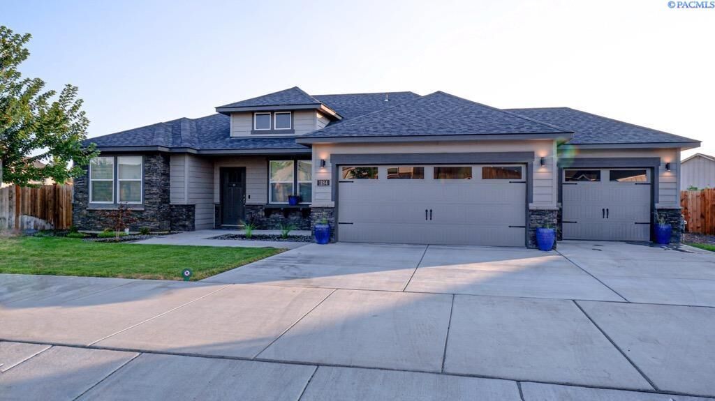 Property Photo:  1184 Belmont Blvd  WA 99353 