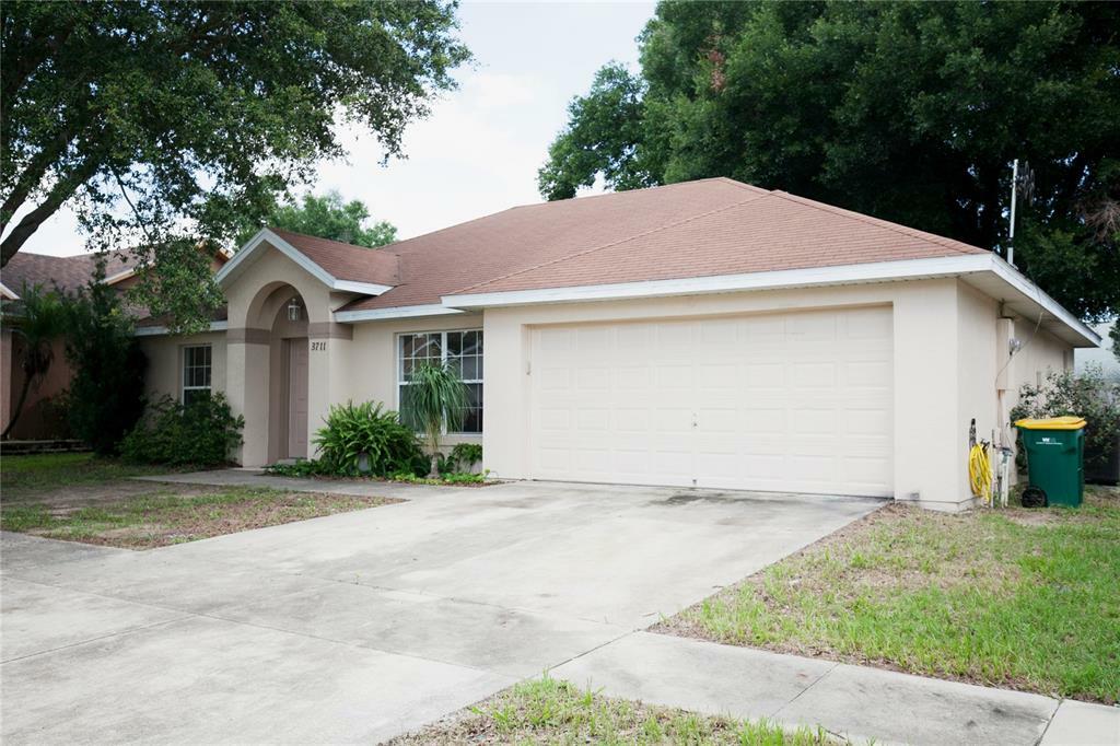 Property Photo:  3711 Meadow Green Drive  FL 32778 