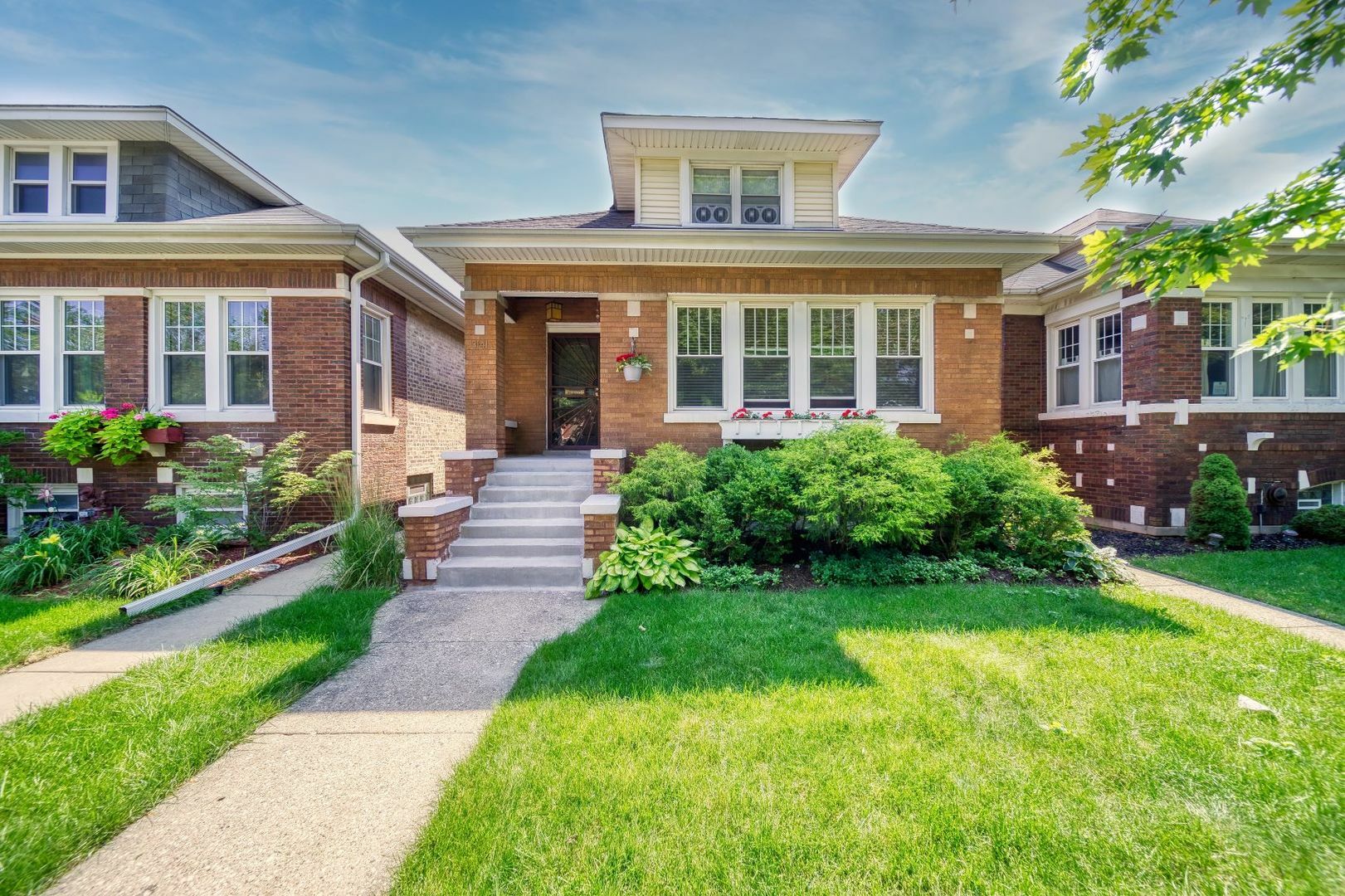 Property Photo:  3141 N Kolmar Avenue  IL 60641 