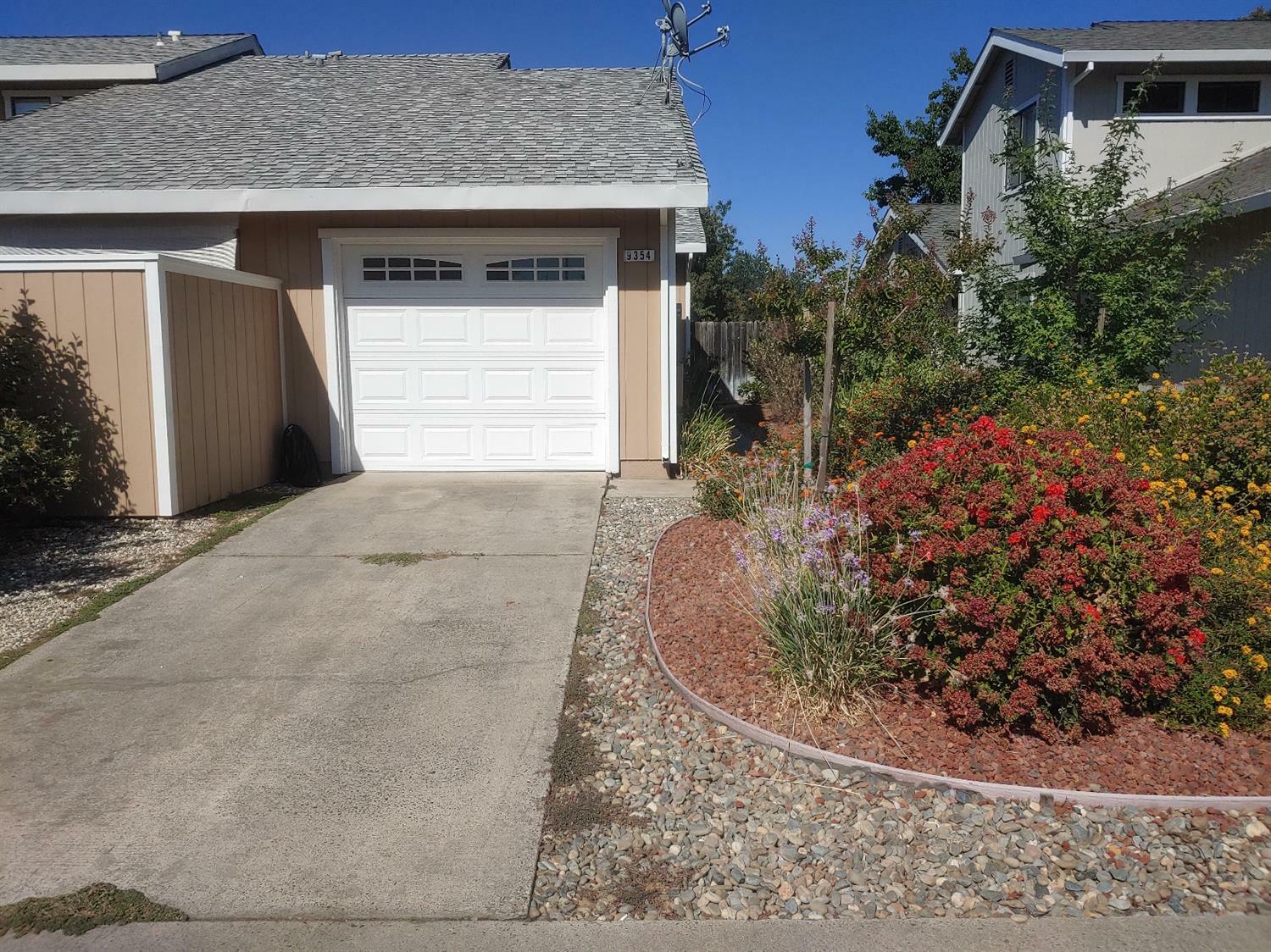 Property Photo: 9354 Aizenberg Circle CA 95624
