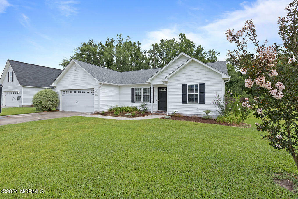 Property Photo:  125 Woodbury Farm Drive  NC 28540 