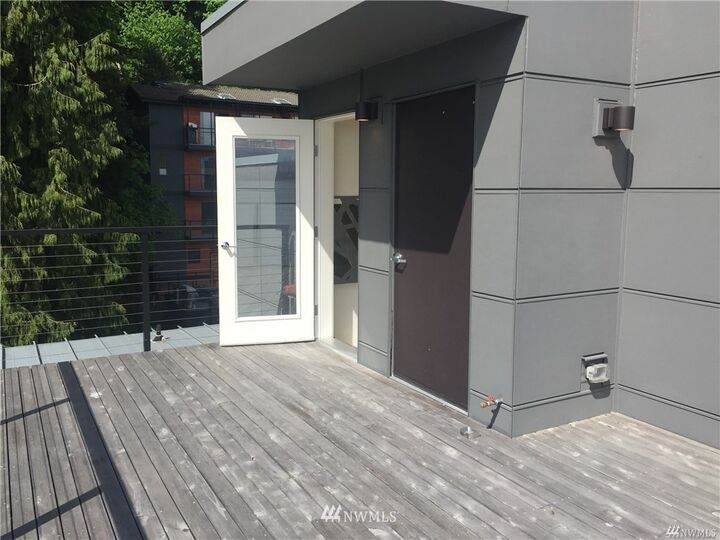 Property Photo: 1205 Harbor Avenue SW WA 98116