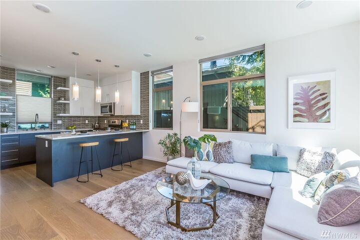 Property Photo:  2830 C SW Dakota St  WA 98126 