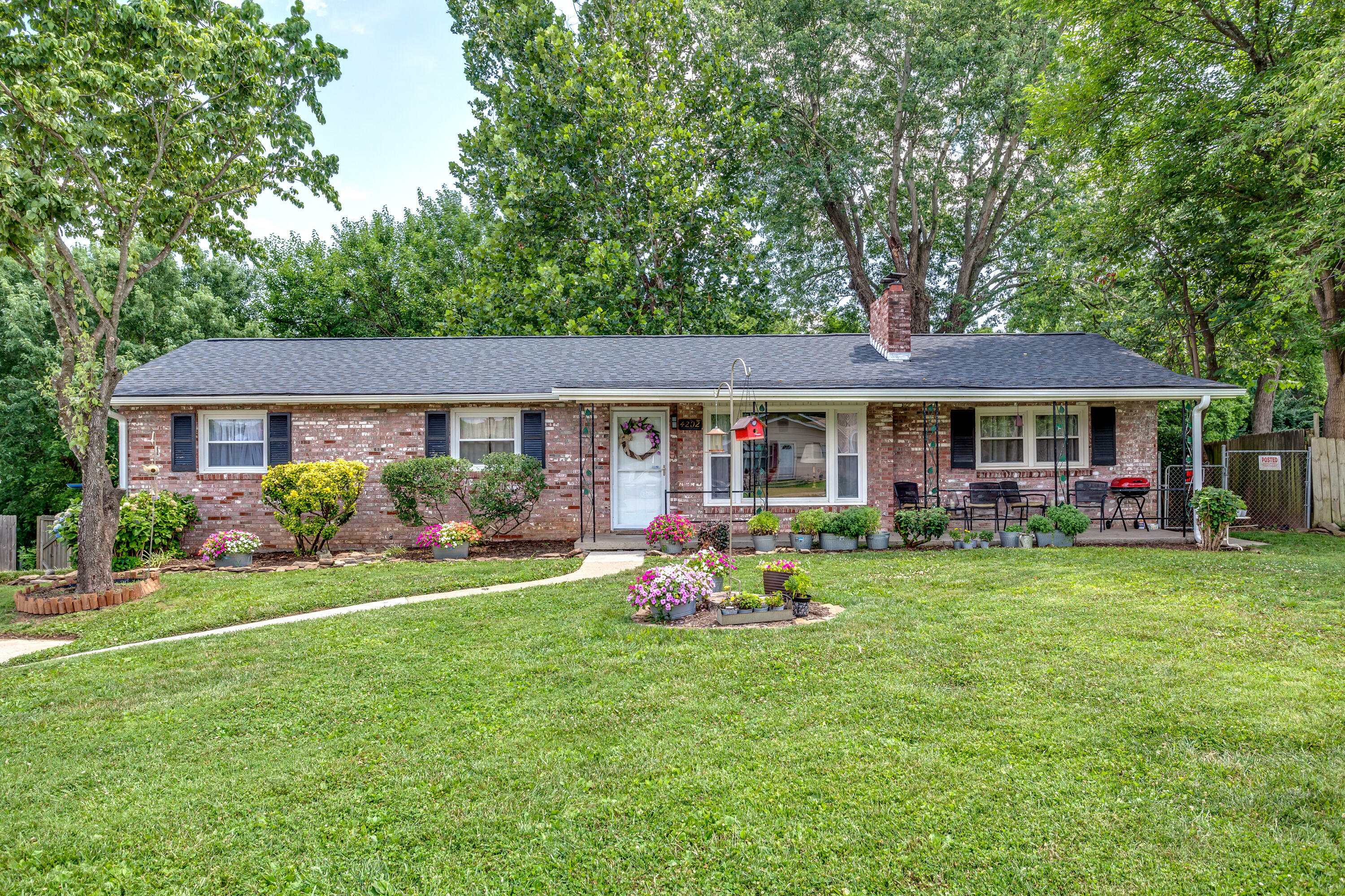 Property Photo:  4202 Thornwood Drive  TN 37921 