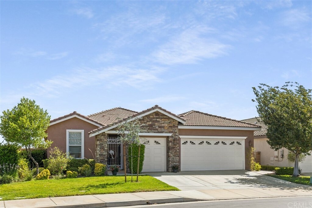 Property Photo:  28103 Highwood Court  CA 92584 