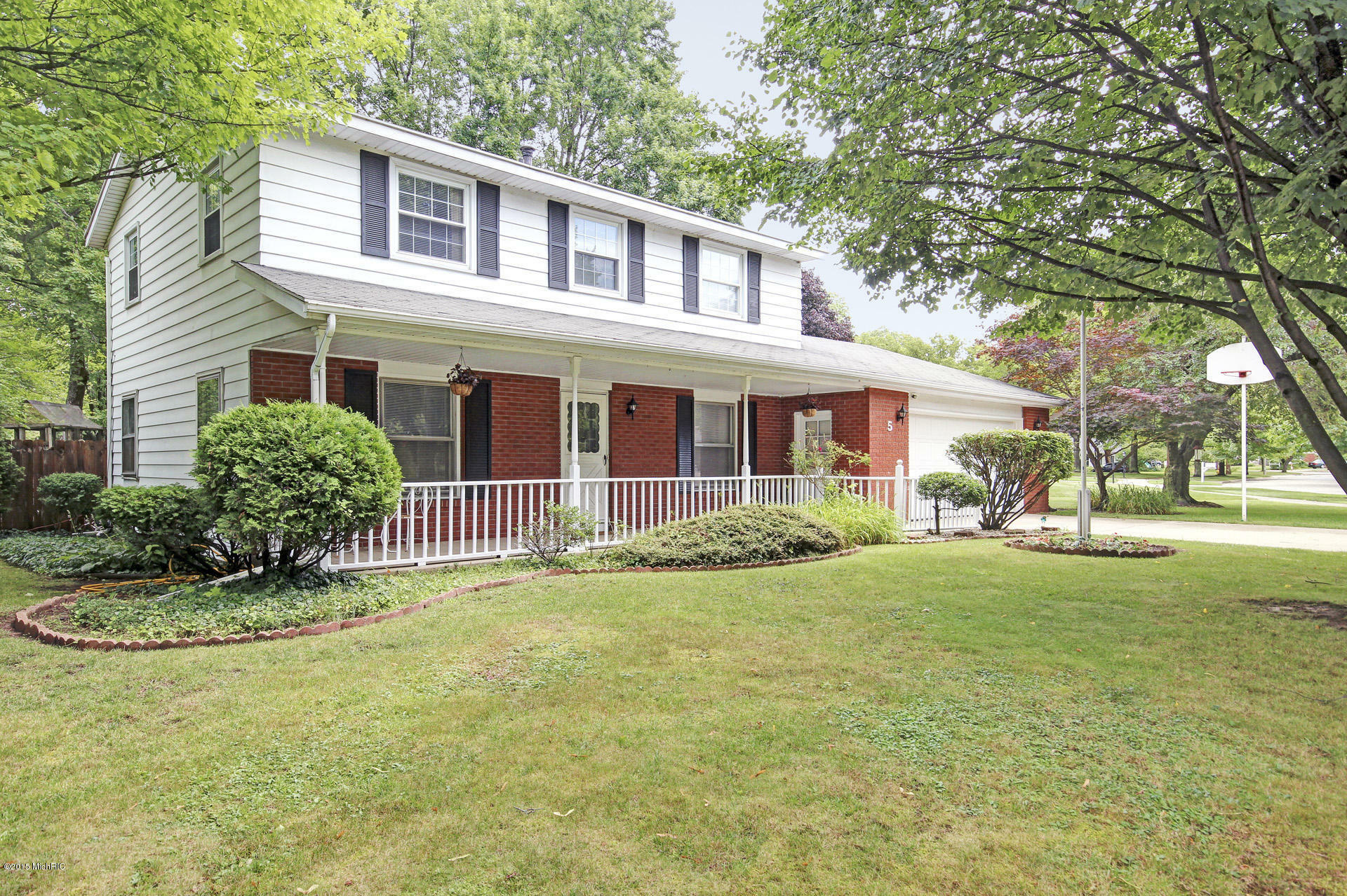 Property Photo: 5 Bellwood Drive MI 49423