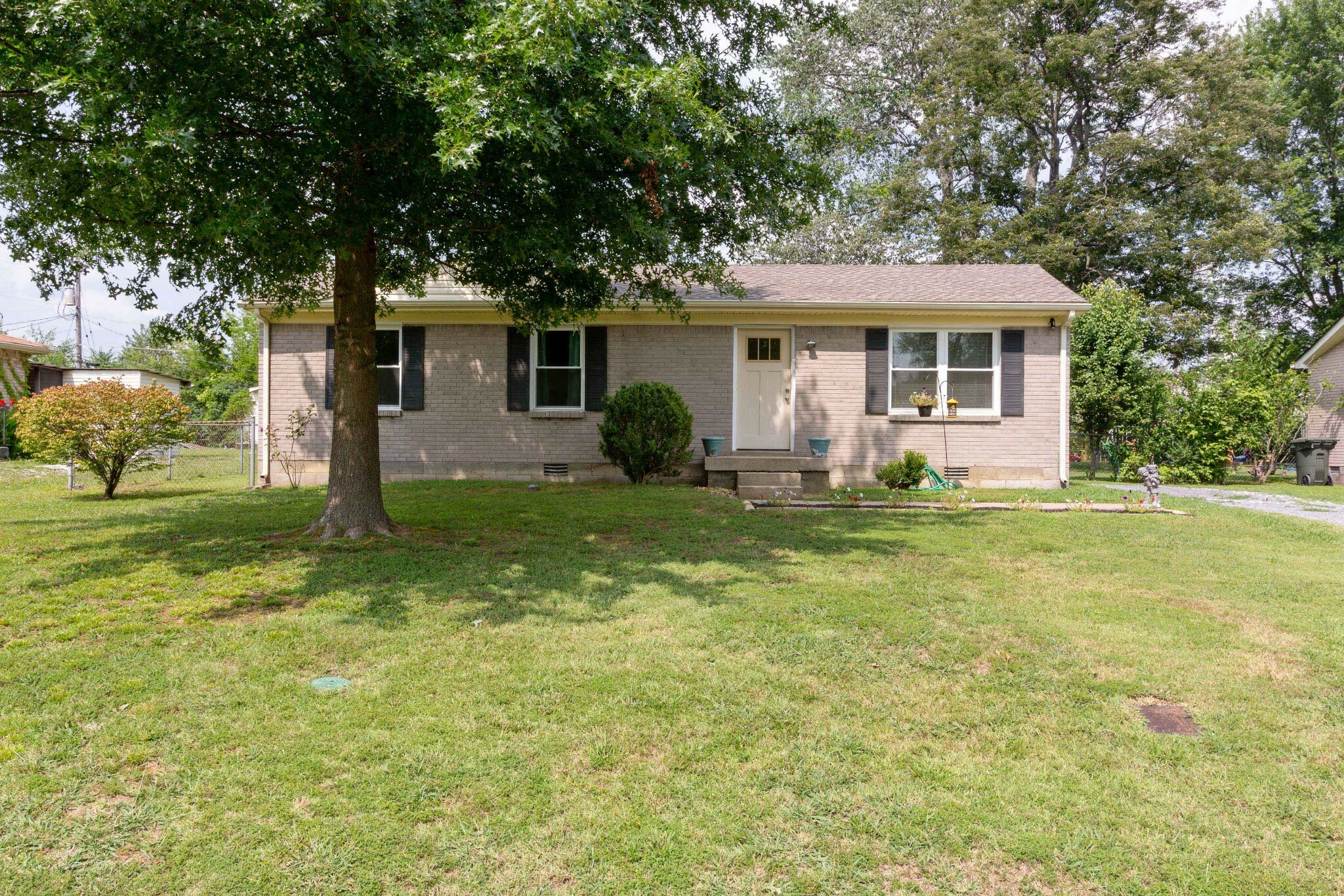 Property Photo: 300 Greer Dr TN 37172