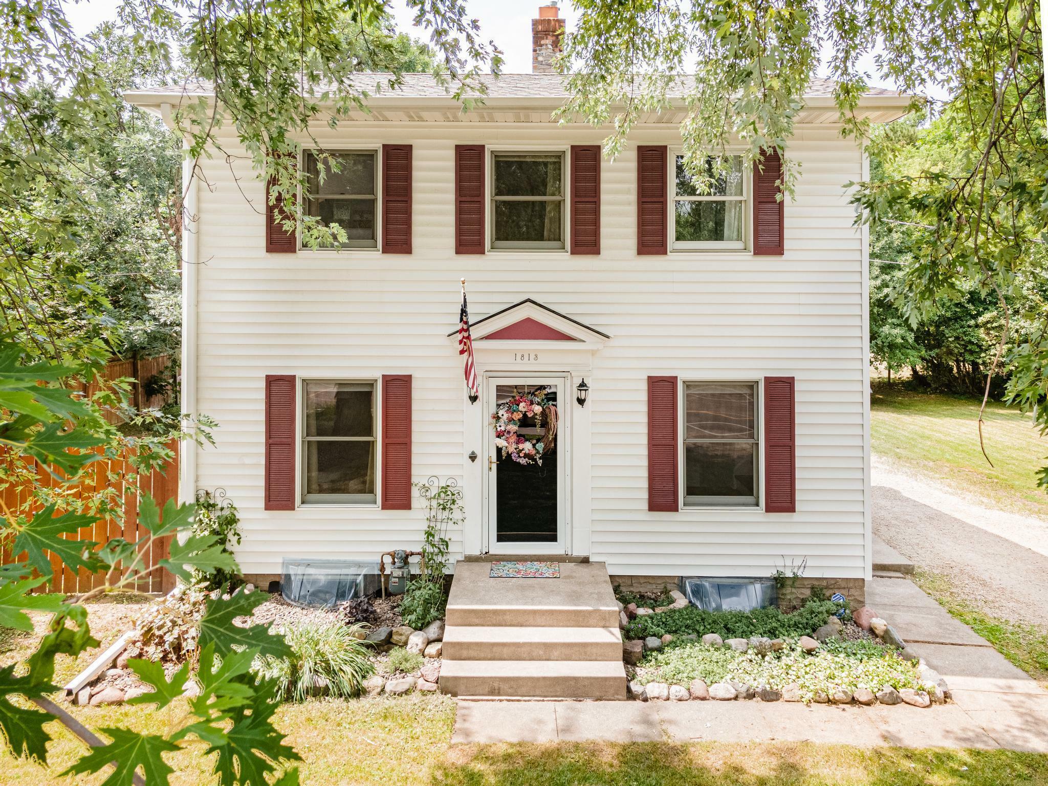 Property Photo: 1813 McKnight Road N MN 55109