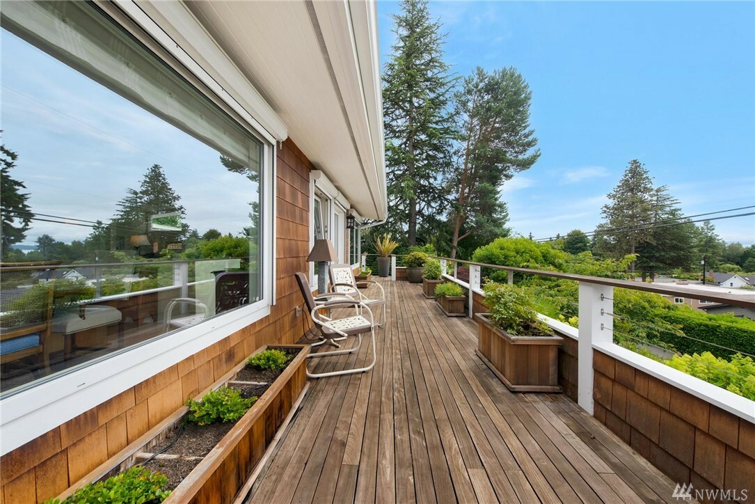 Property Photo:  18907 Olympic View Dr  WA 98020 