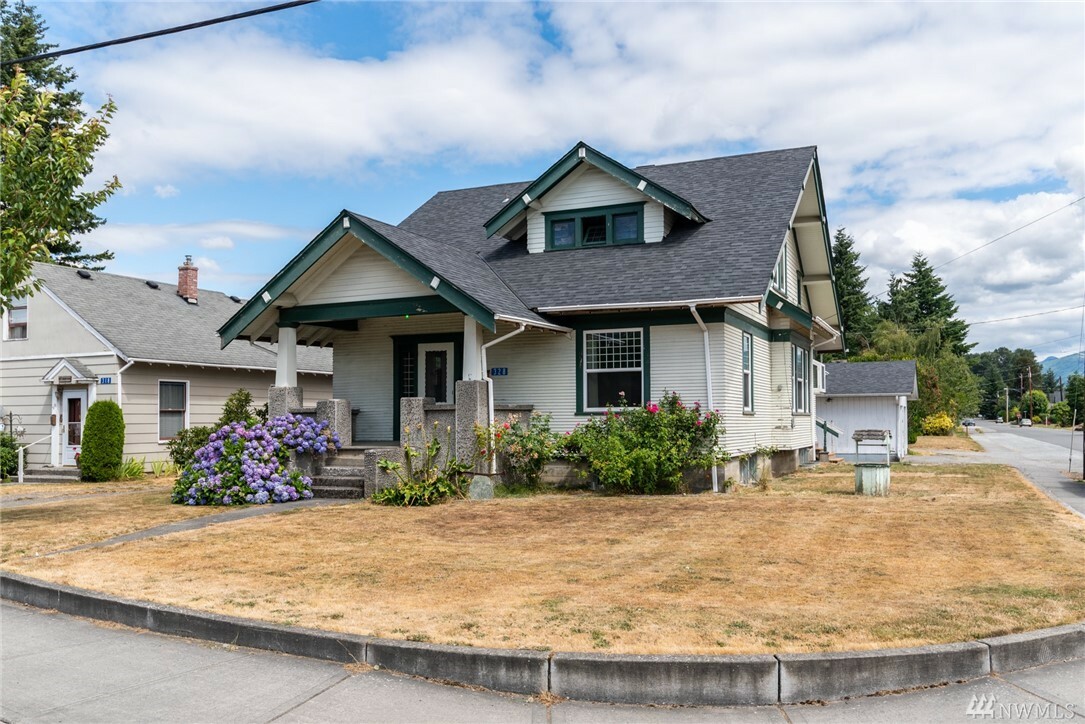 Property Photo:  328 S Anacortes Street  WA 98233 