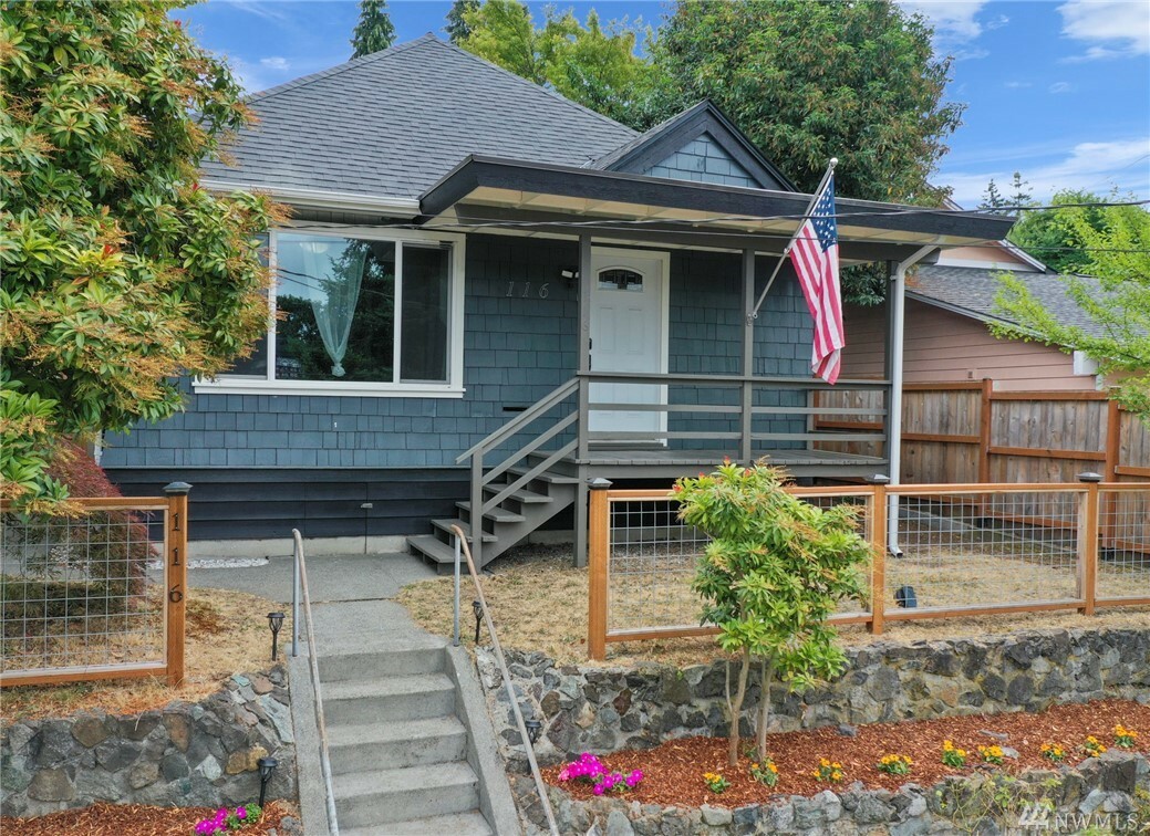 Property Photo:  116 Olympic Ave  WA 98312 