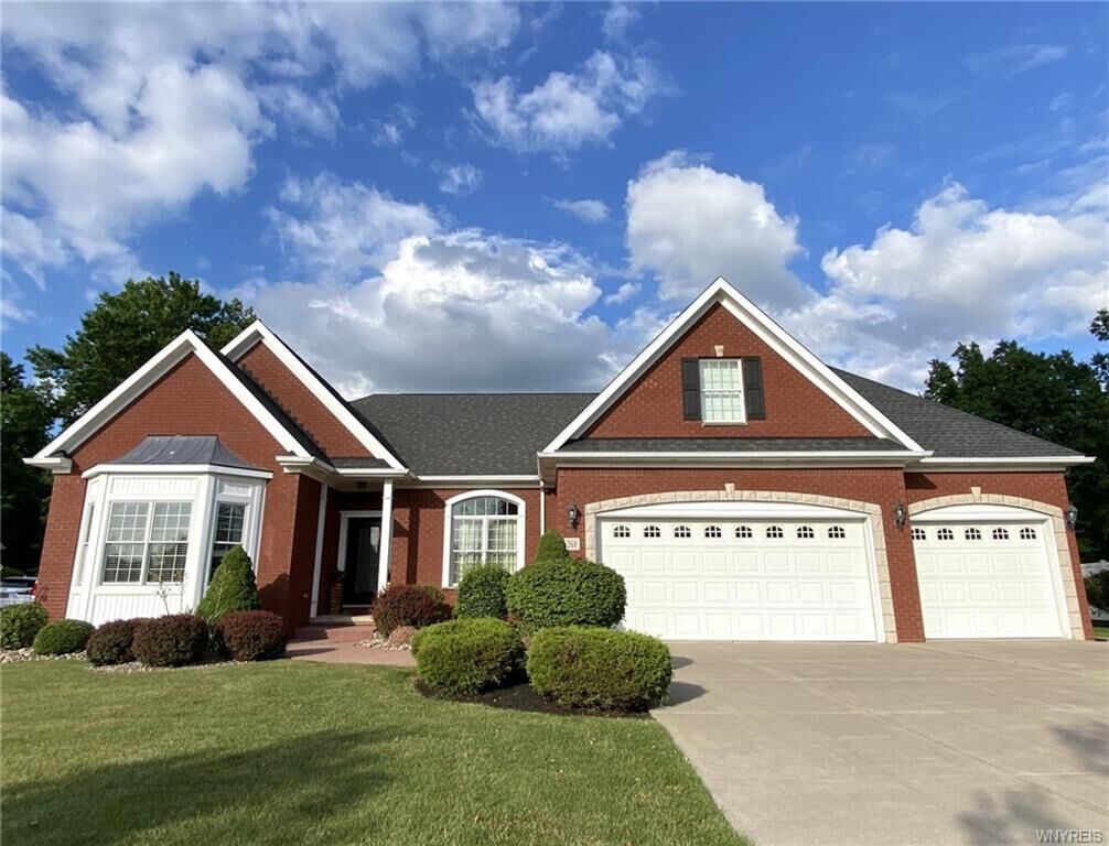 Property Photo:  260 Park Place  NY 14072 
