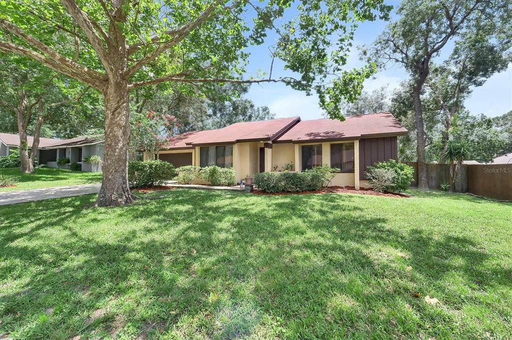 Property Photo:  1440 Lancelot Way  FL 32707 