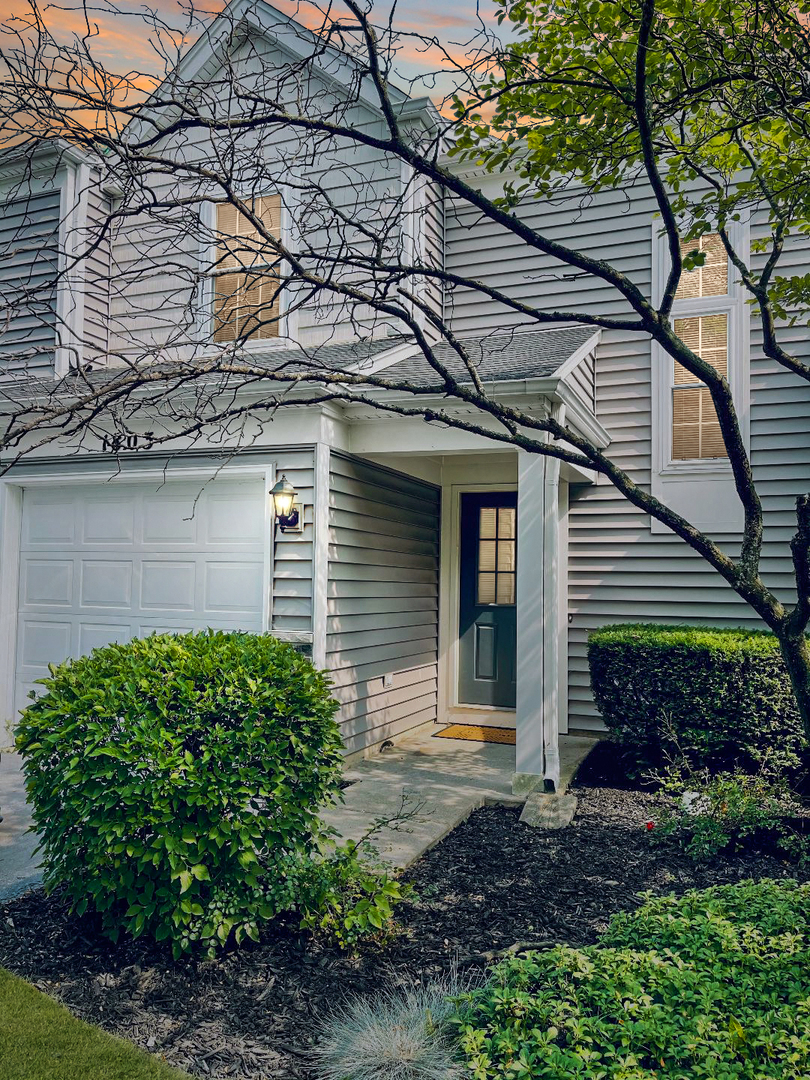 Property Photo: 1803 Pebble Beach Circle IL 60123