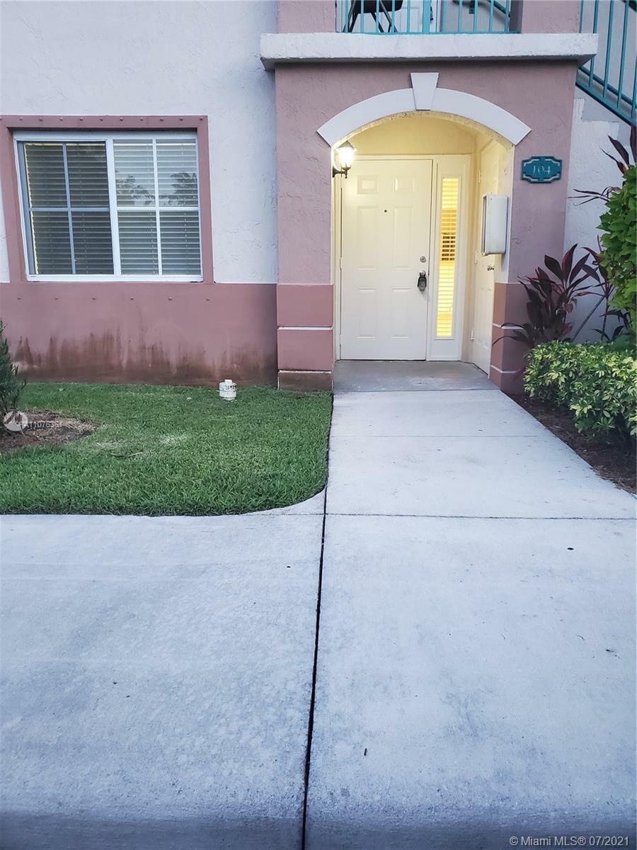 Property Photo:  1300 SE 29th St 104-43  FL 33035 