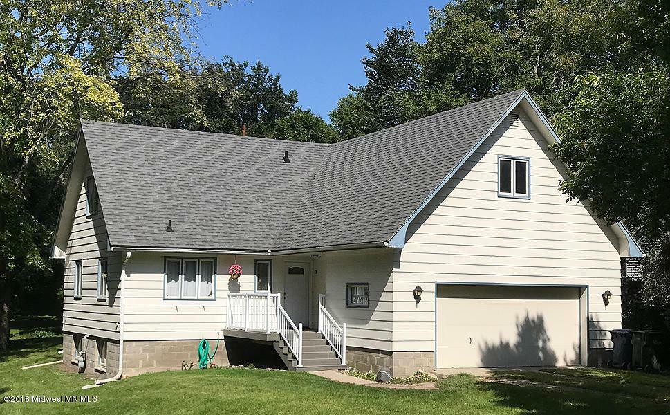 Property Photo:  826 W Maple Avenue  MN 56537 