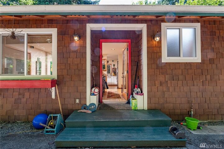 Property Photo: 21709 Vashon Hwy SW WA 98070