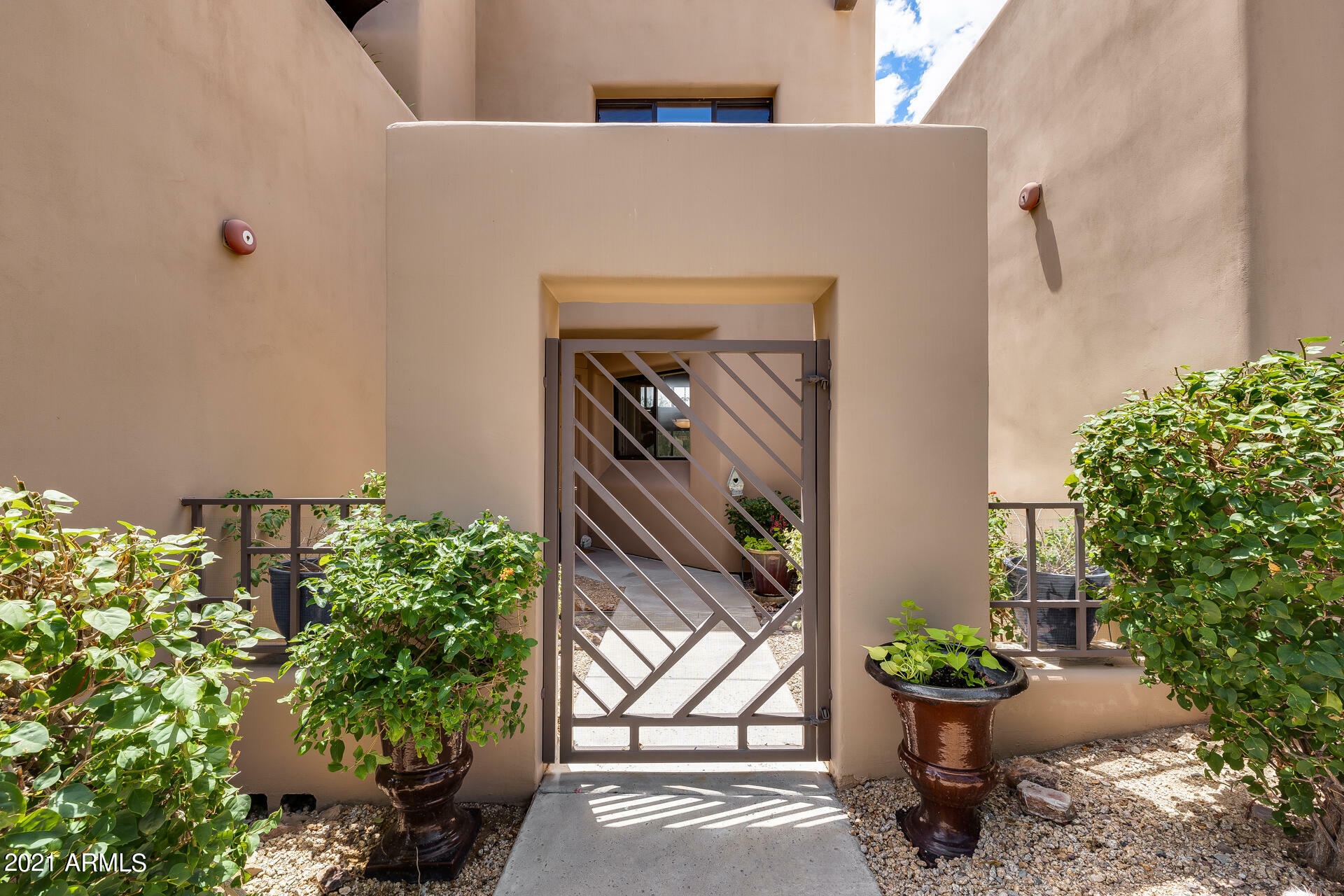 Property Photo:  17025 E La Montana Drive 123  AZ 85268 