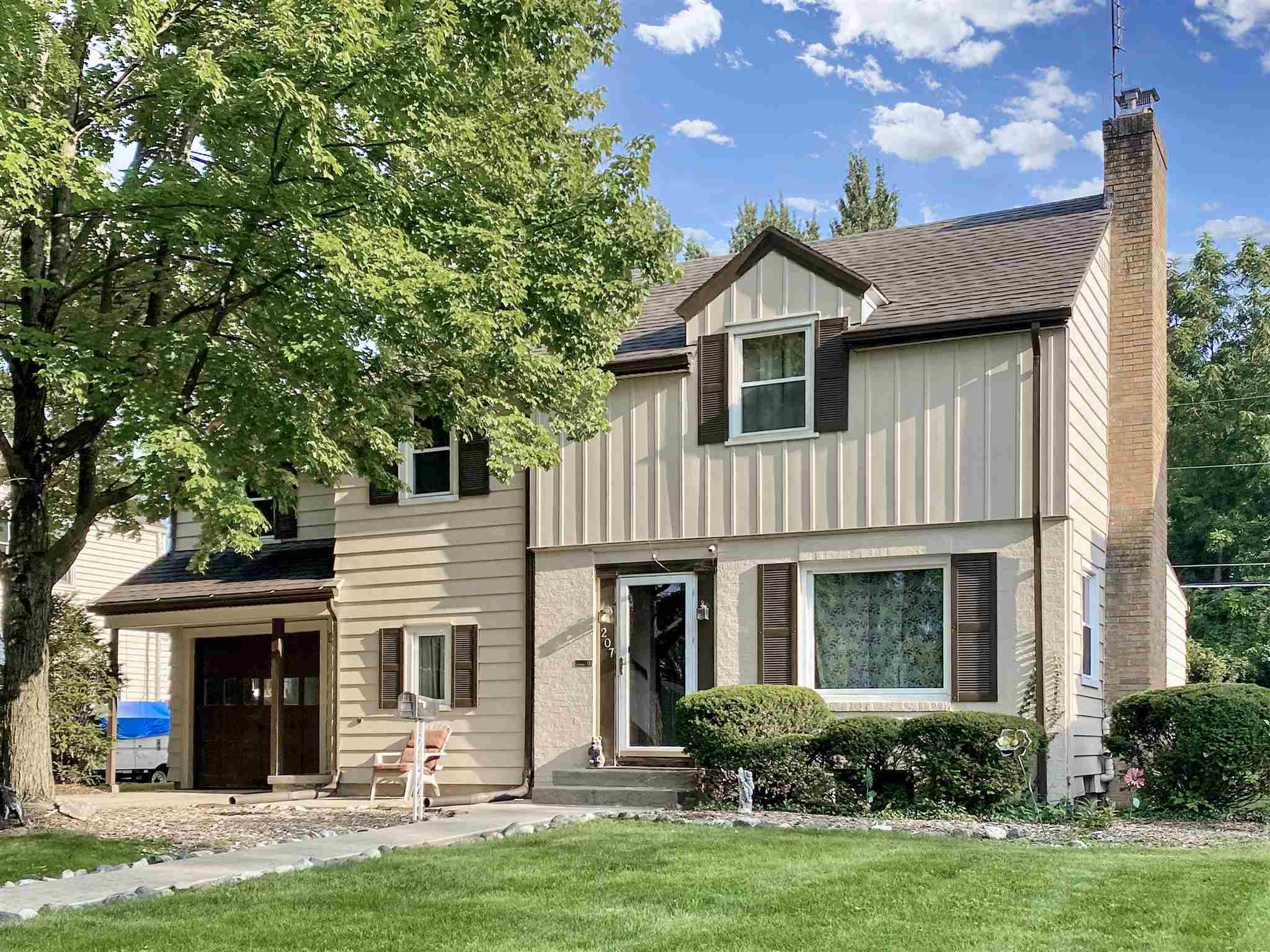 Property Photo:  207 W Maple Grove Avenue  IN 46807 