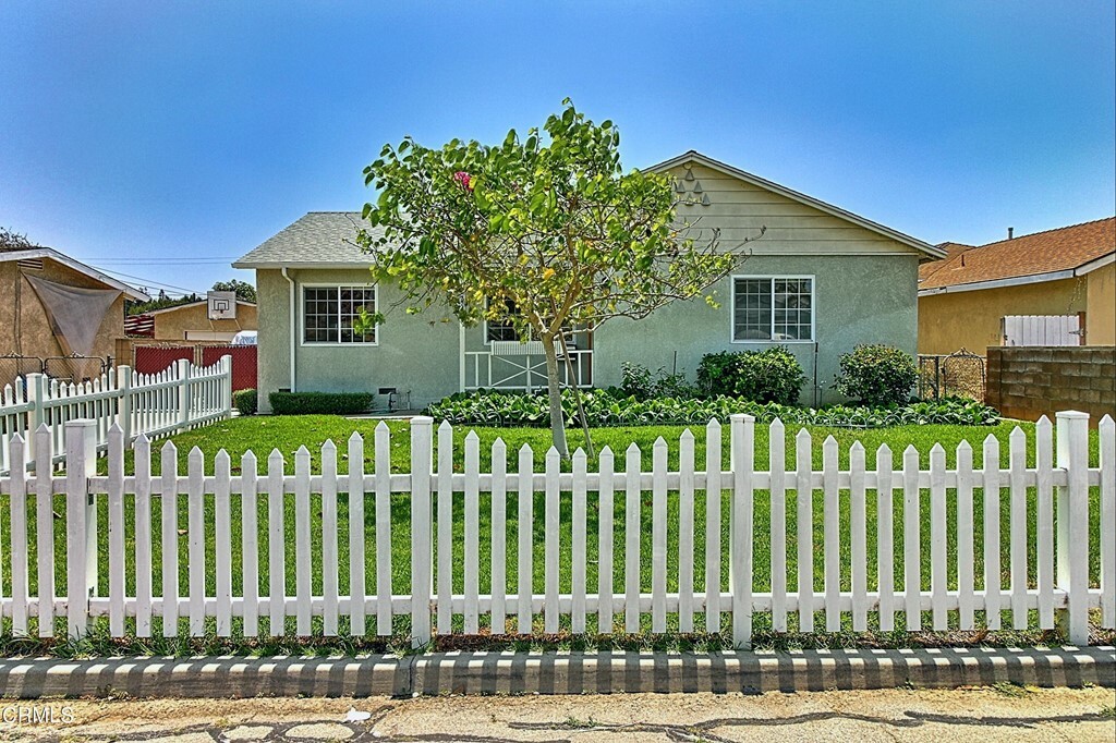 6882 Crowley Avenue  Ventura CA 93003 photo