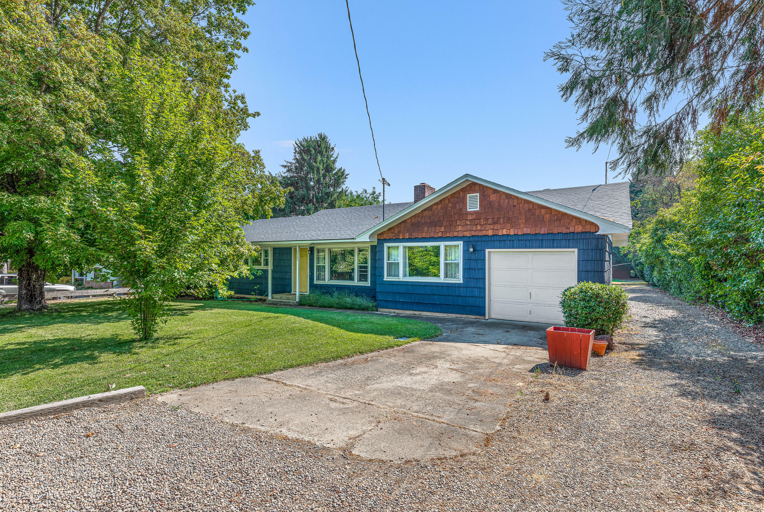 2323 Griffin Creek Road  Medford OR 97501 photo