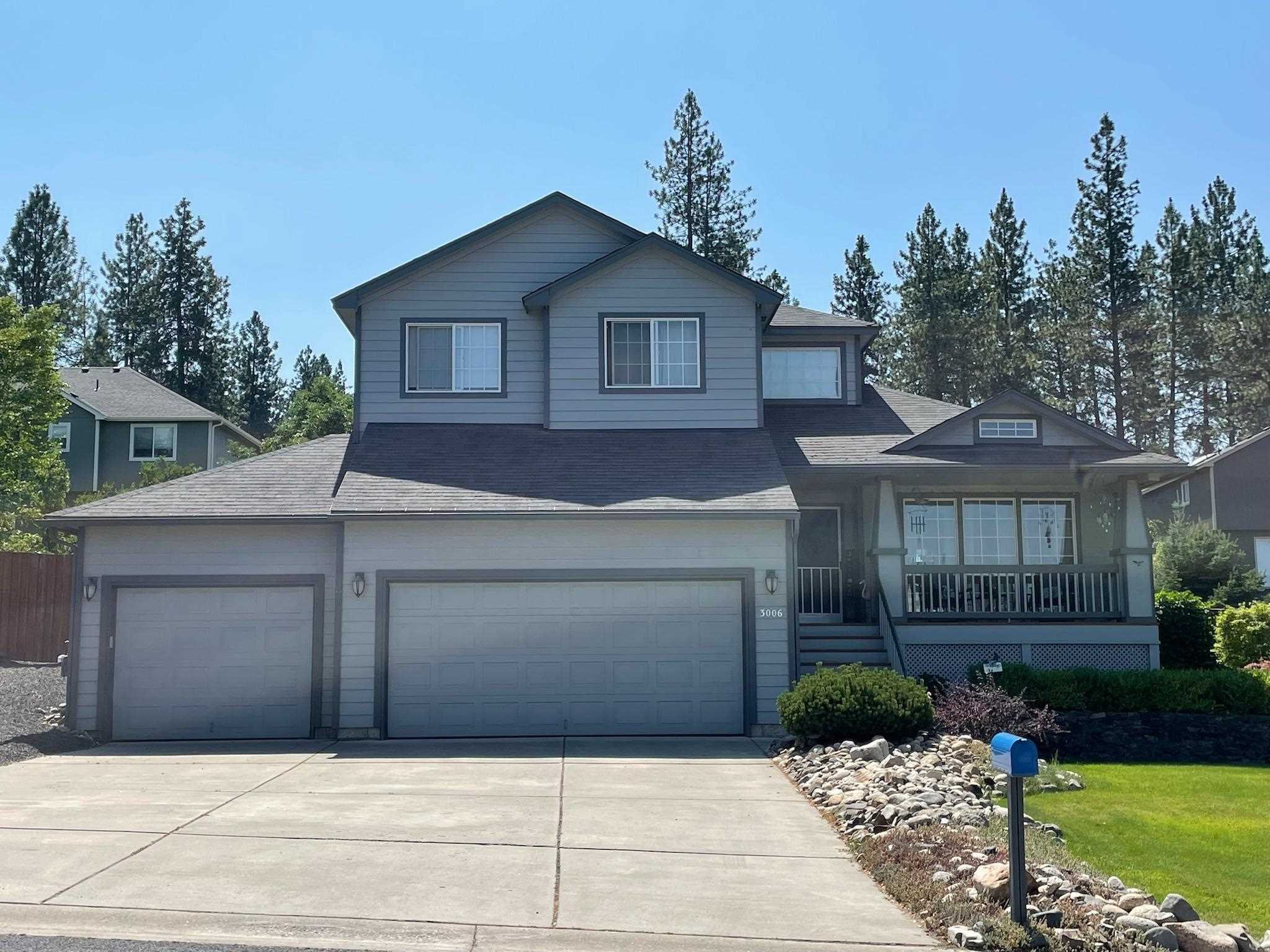 Property Photo: 3006 E Pineglen Ave WA 99021