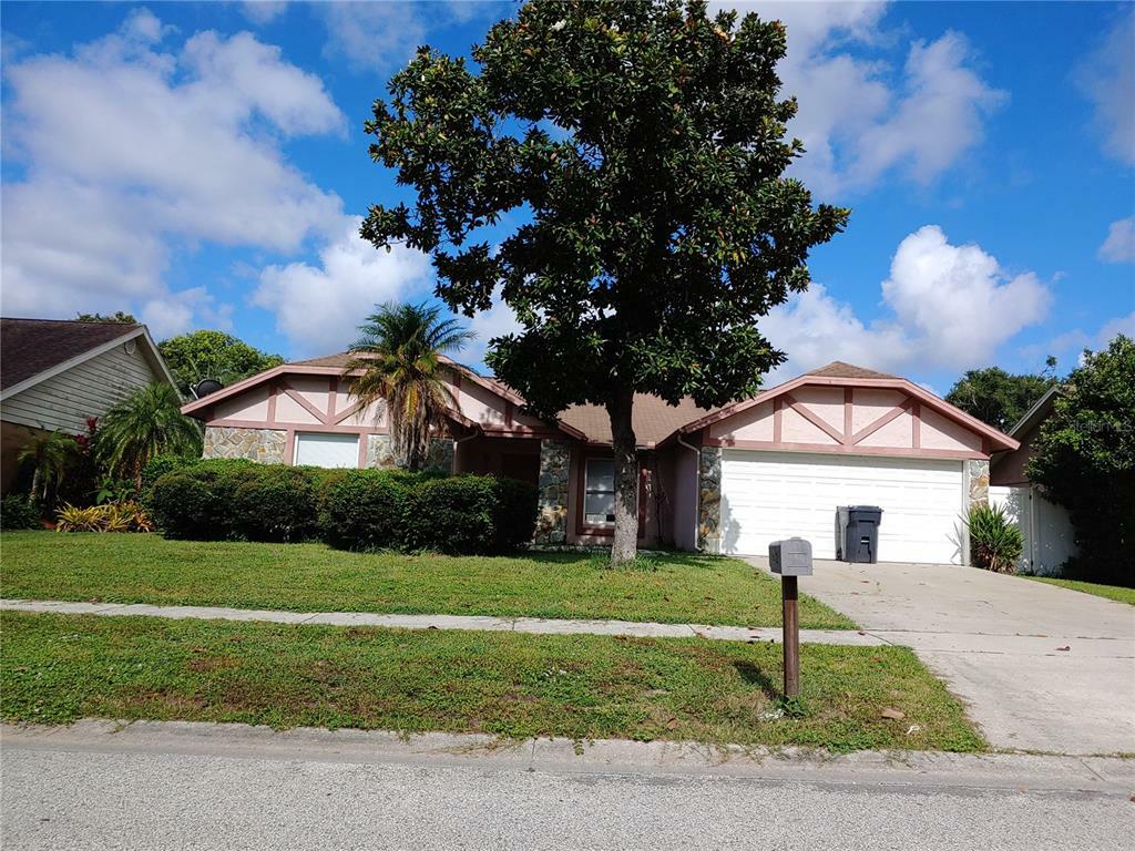 Property Photo:  612 Rapid Falls Drive  FL 33511 