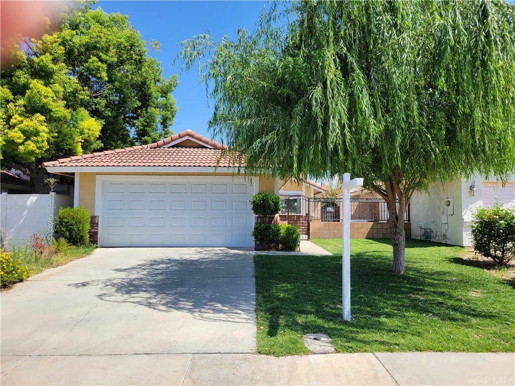 814 Zephyr Circle  Hemet CA 92543 photo