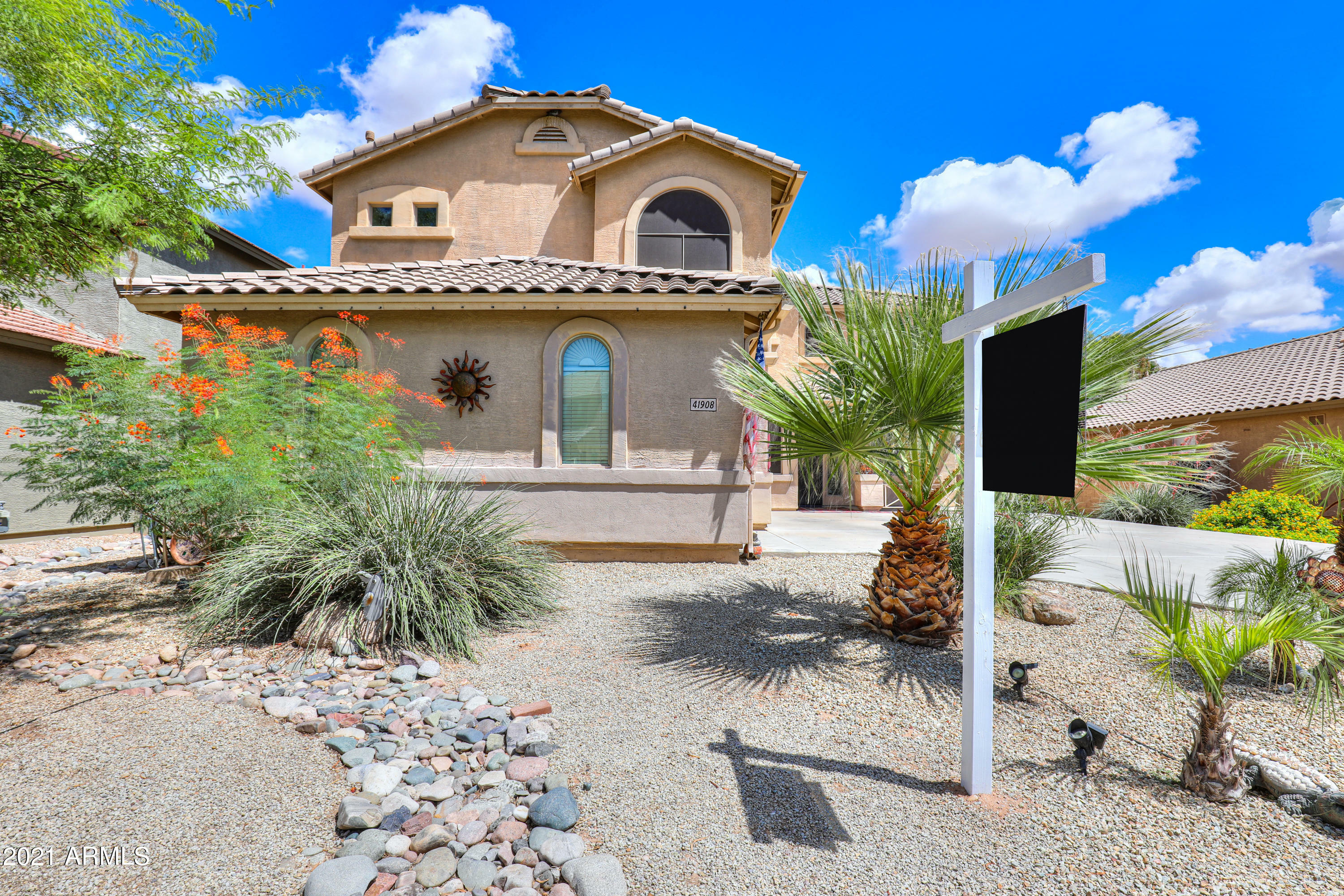 Property Photo:  41908 W Chambers Court  AZ 85138 