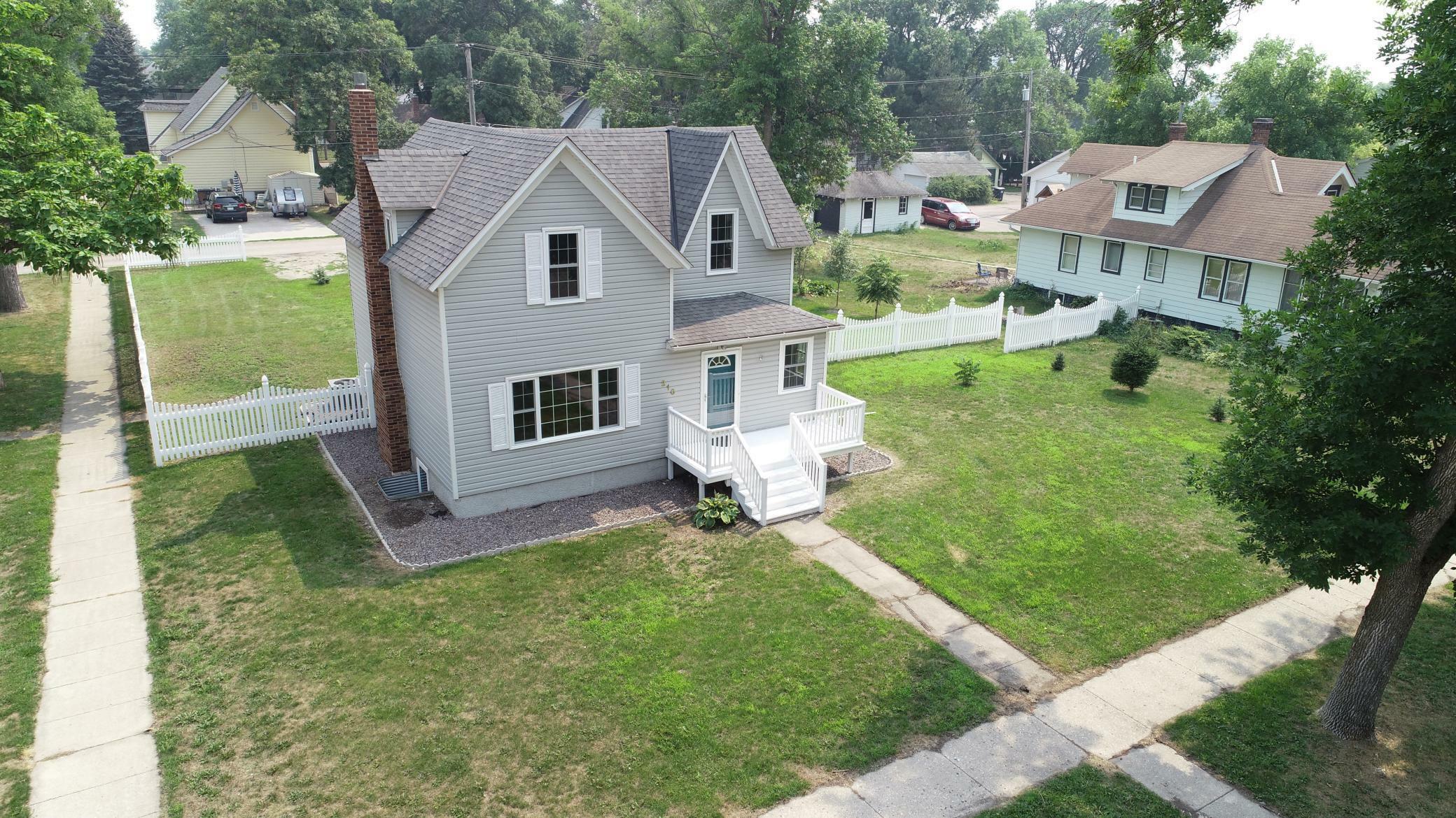 Property Photo: 210 E 7th Street MN 56267