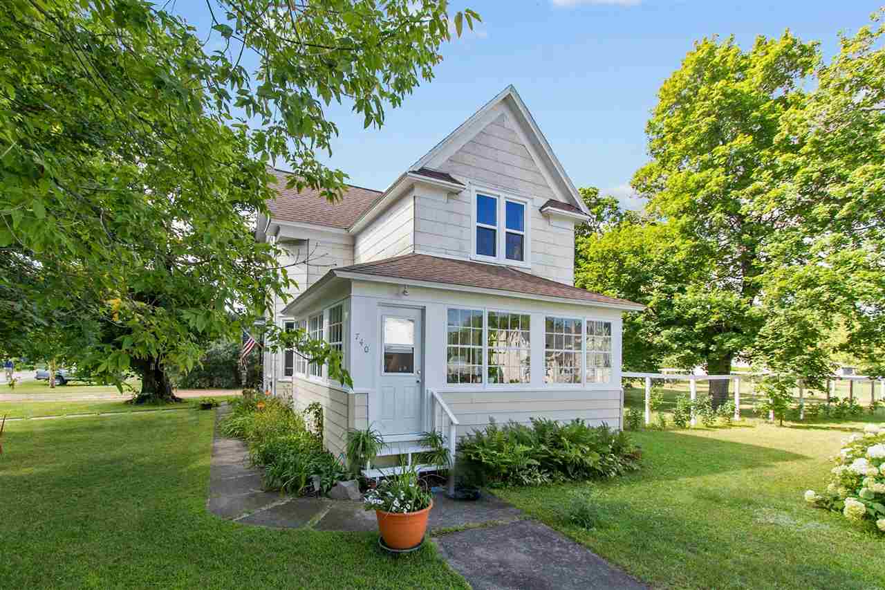 Property Photo:  740 Maple Avenue  WI 54984-6800 