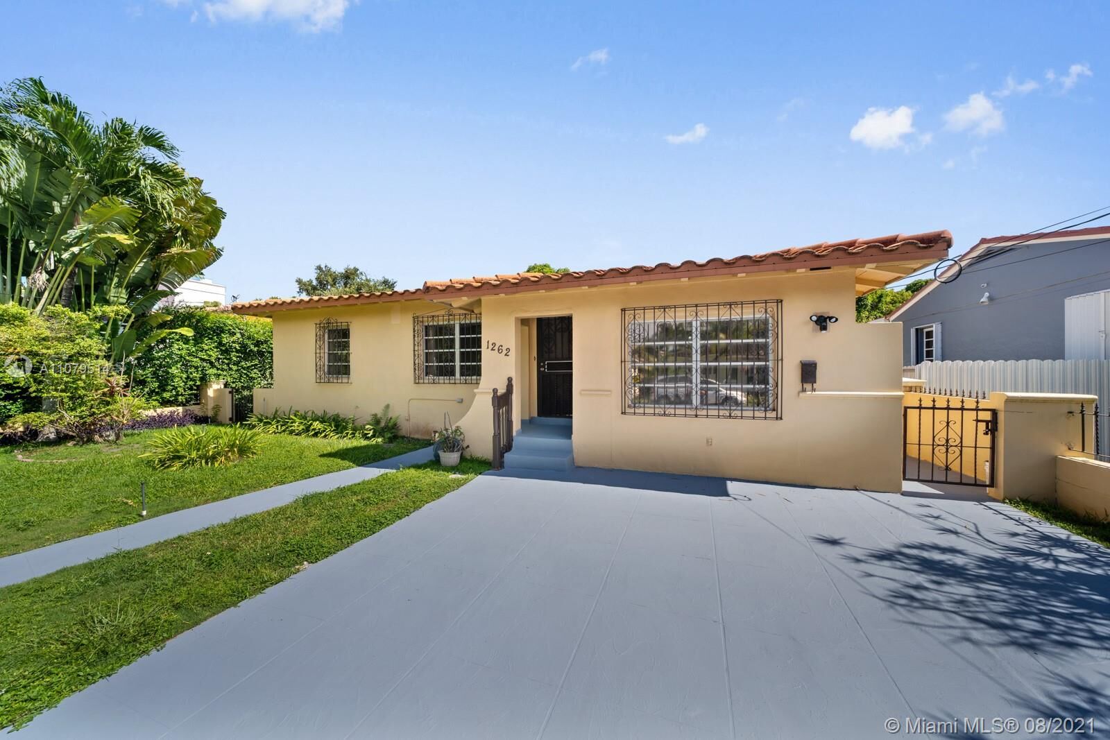 Property Photo:  1262 SW 15th St  FL 33145 