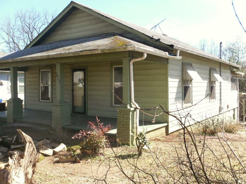 Property Photo:  701 Eastanallee Ave  TN 37303 