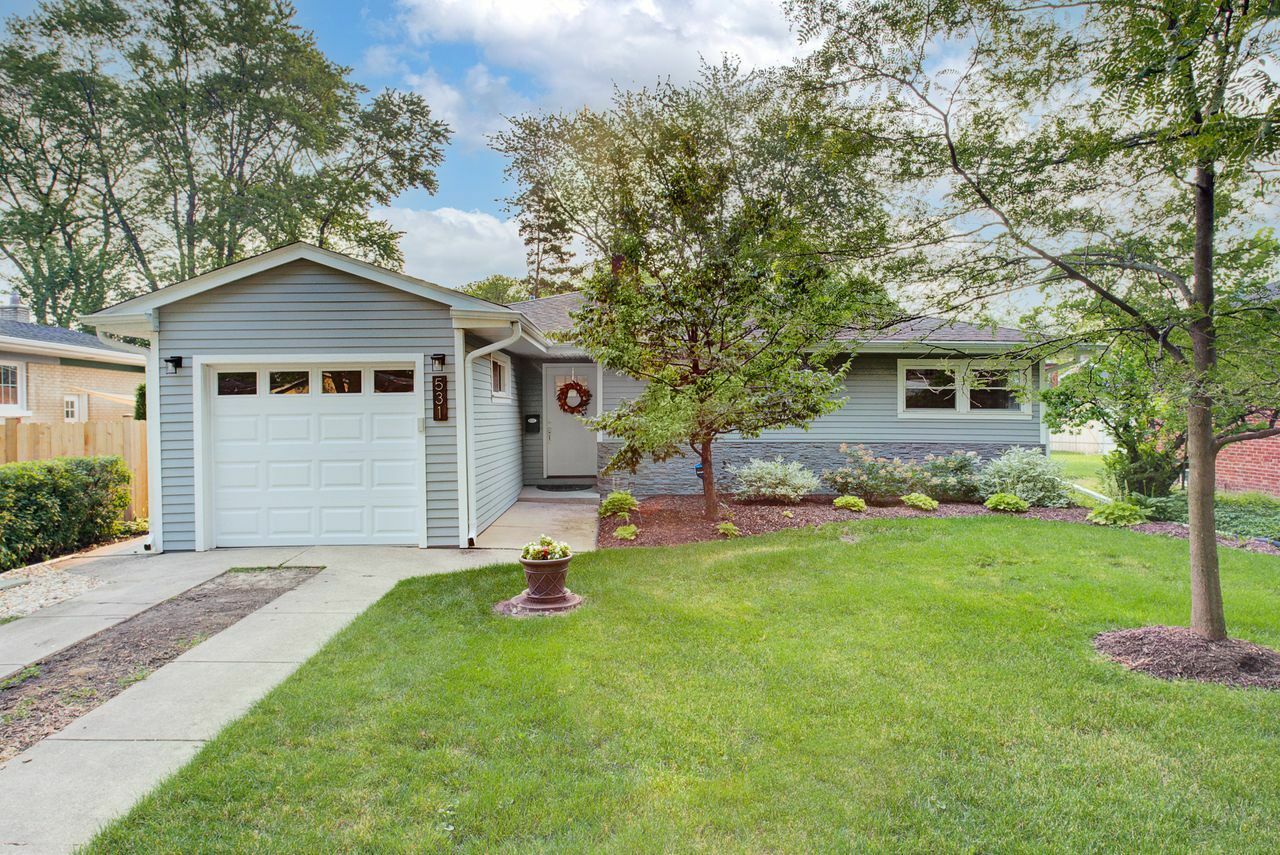 Property Photo: 531 N Seminary Avenue IL 60068