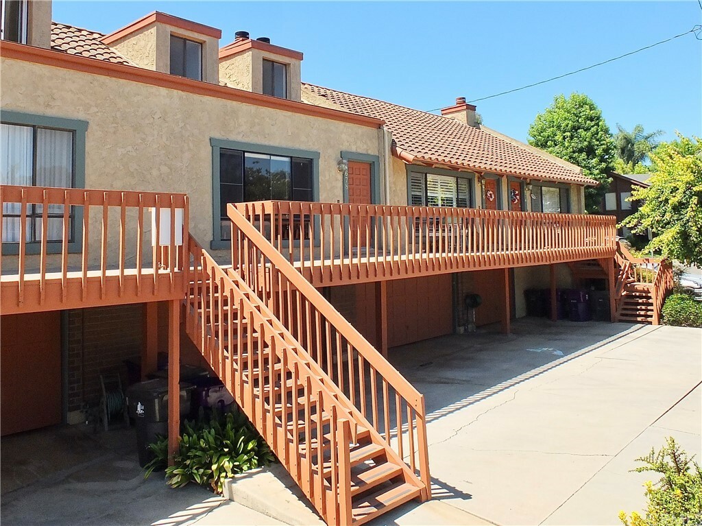 Property Photo: 4678 E Barker Way CA 90814