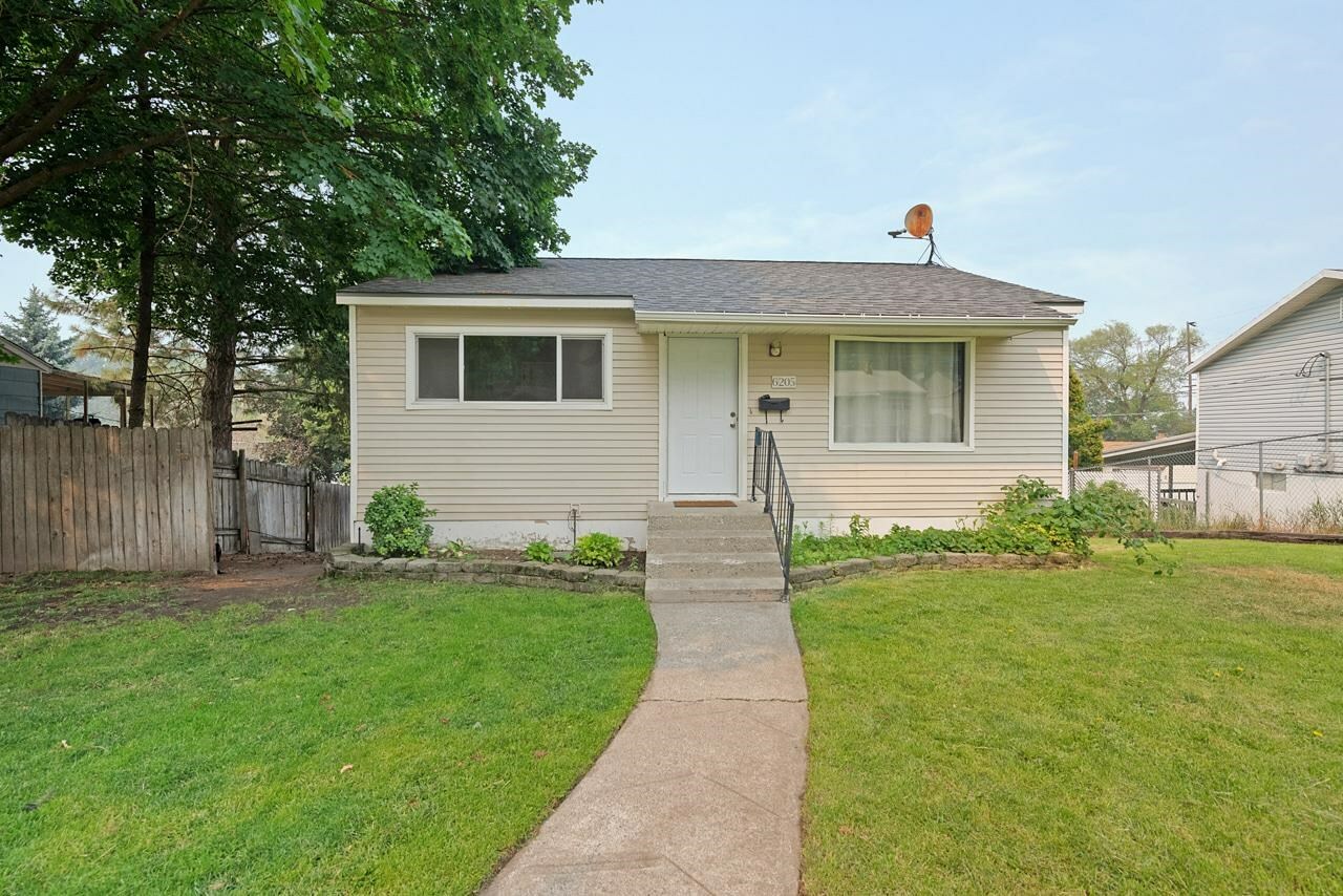 Property Photo:  6205 N Forest Blvd  WA 99205 