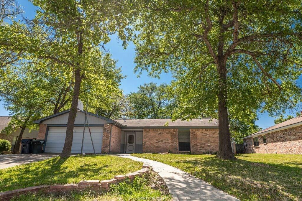 Property Photo:  1204 Haddox Court  TX 77845-6409 