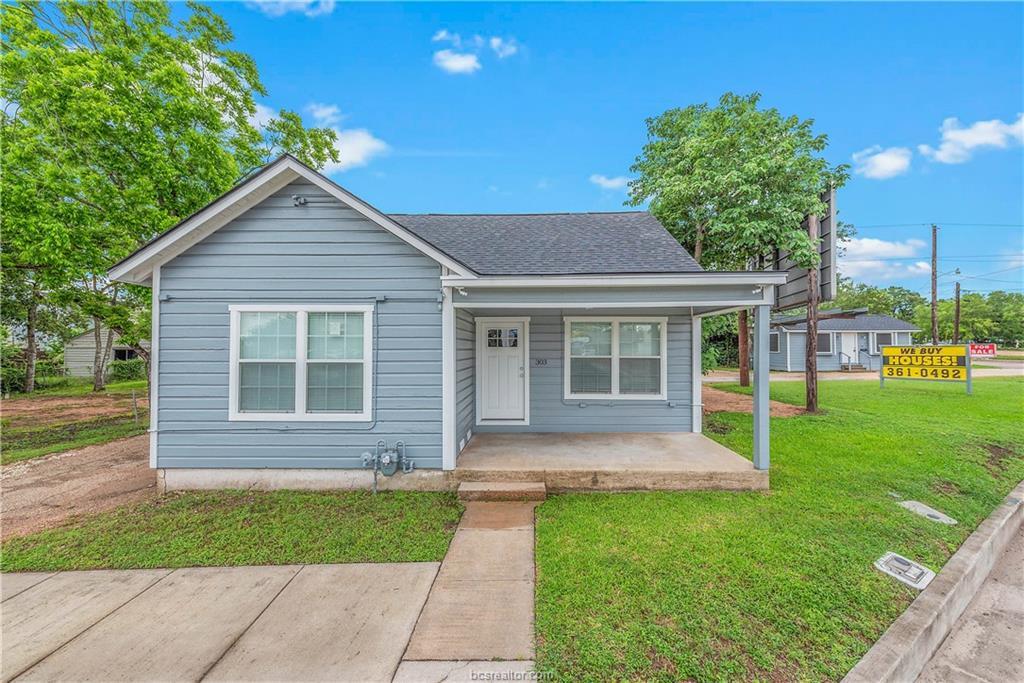 Property Photo: 301, 305 East Villa Maria Road TX 77801