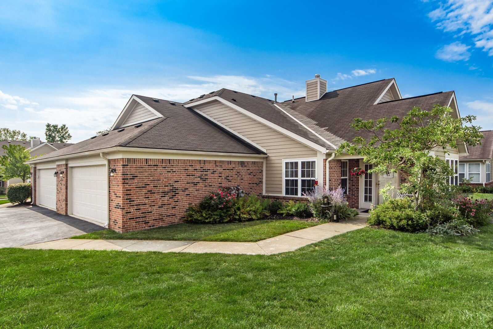 Property Photo:  2223 Bainter Avenue  OH 43123 