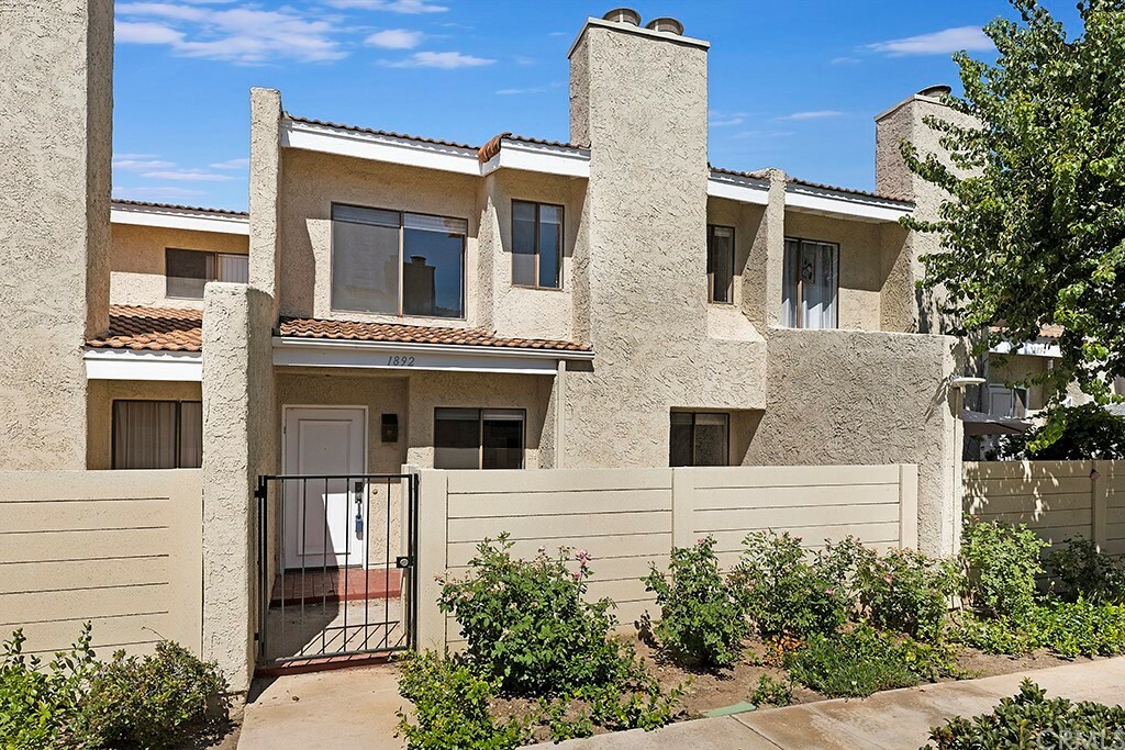 Property Photo:  1892 Stow Street  CA 93063 