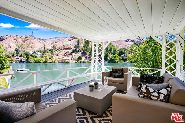 Property Photo:  28925 Cove Place  CA 91301 