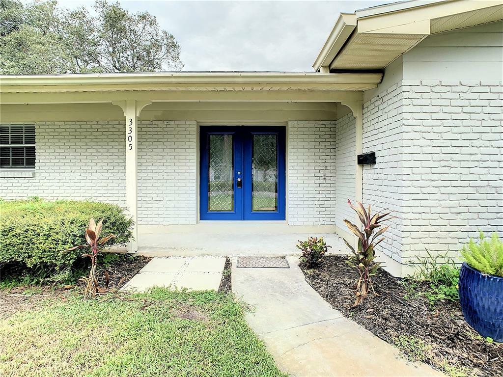 Property Photo:  3305 Nakora Drive  FL 33618 