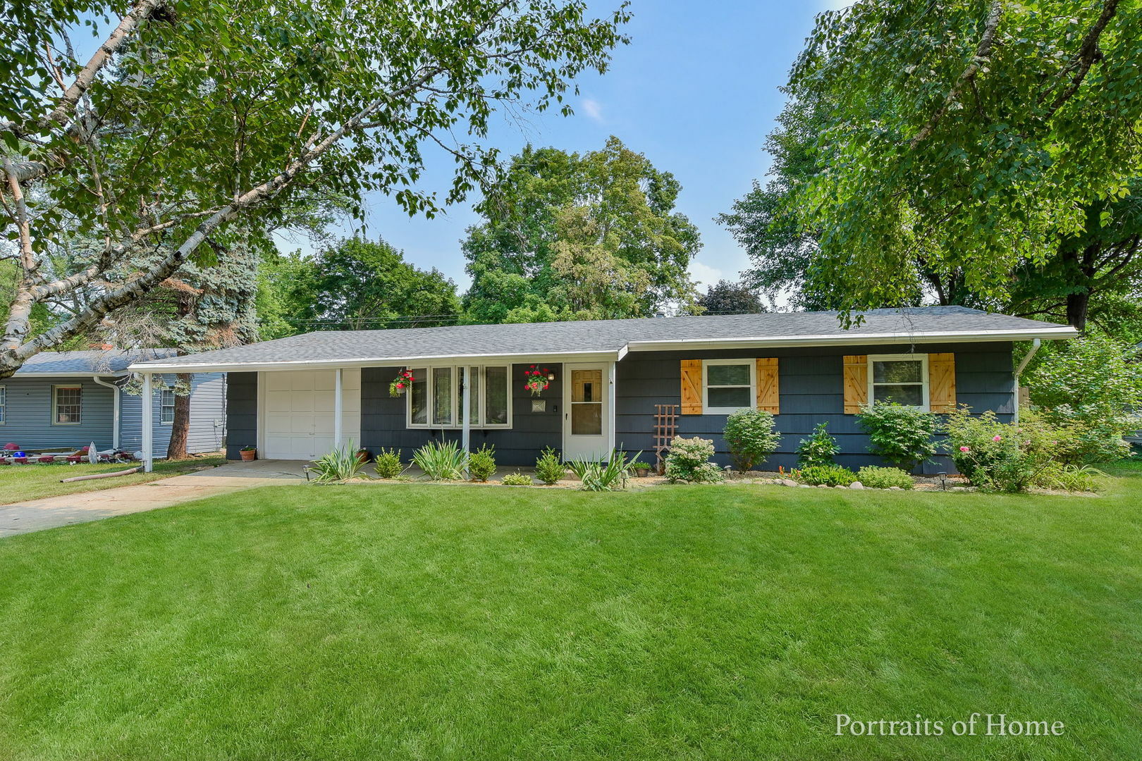 Property Photo:  32 Hampton Road  IL 60538 