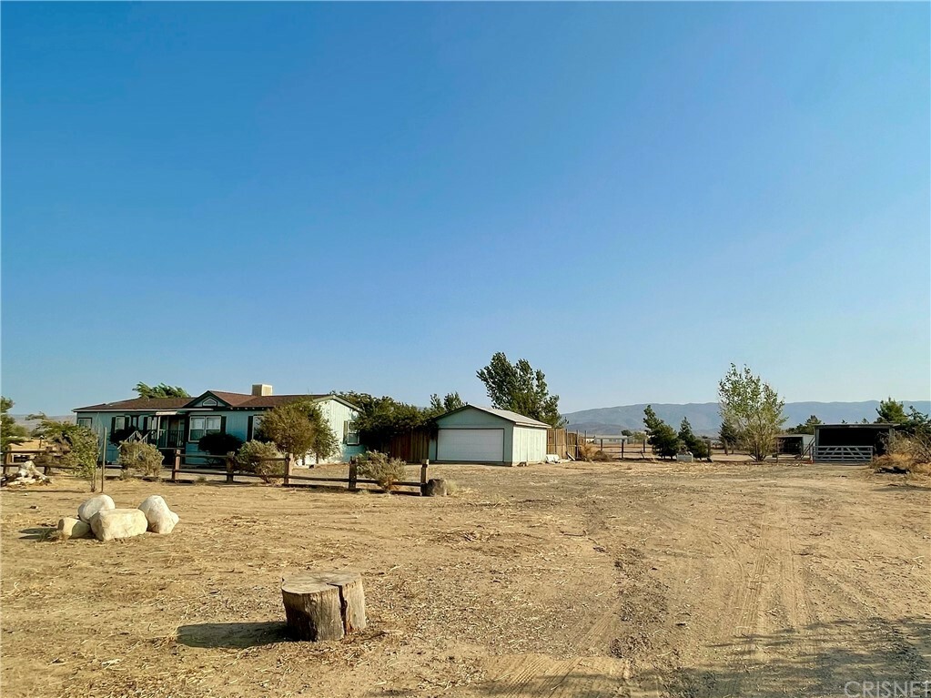 Property Photo:  25635 Kargat Street  CA 93536 