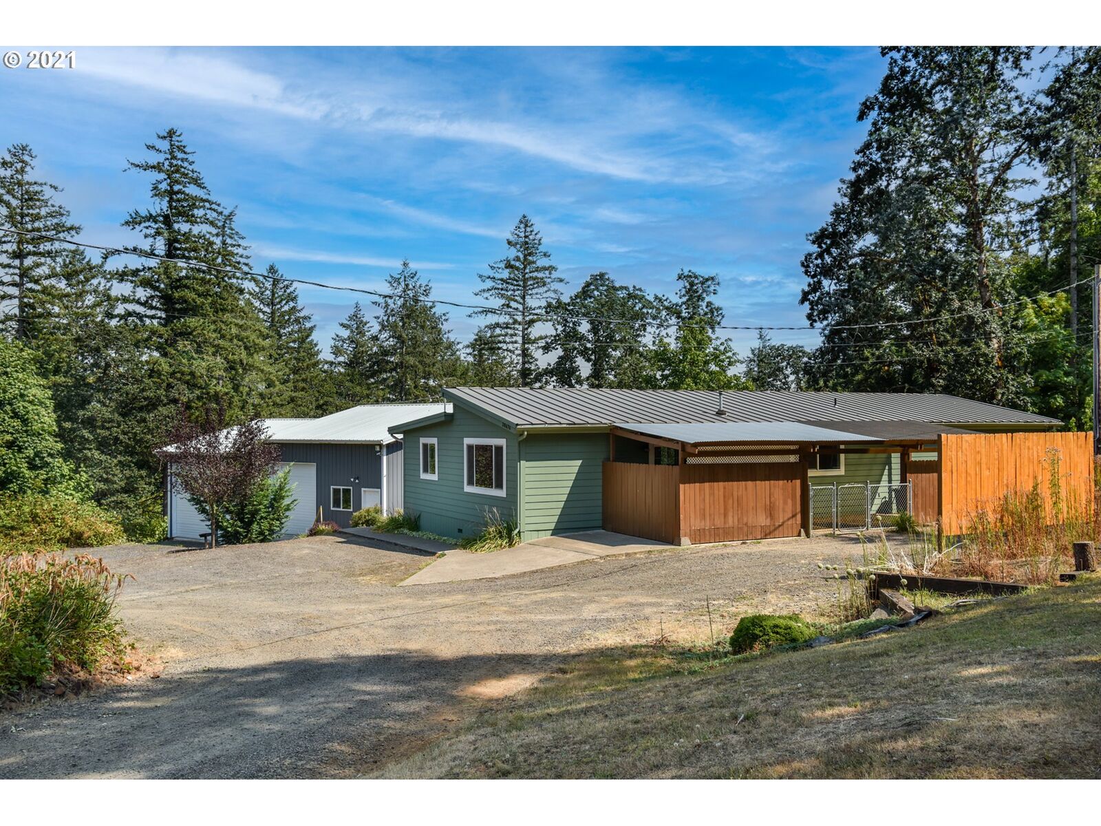 Property Photo: 38676 First Creek Dr OR 97355