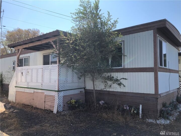 Property Photo:  1908 W Marina Dr 5  WA 98837 