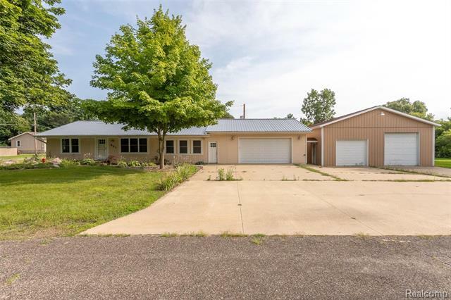 Property Photo:  421 Maple Street  MI 49251 