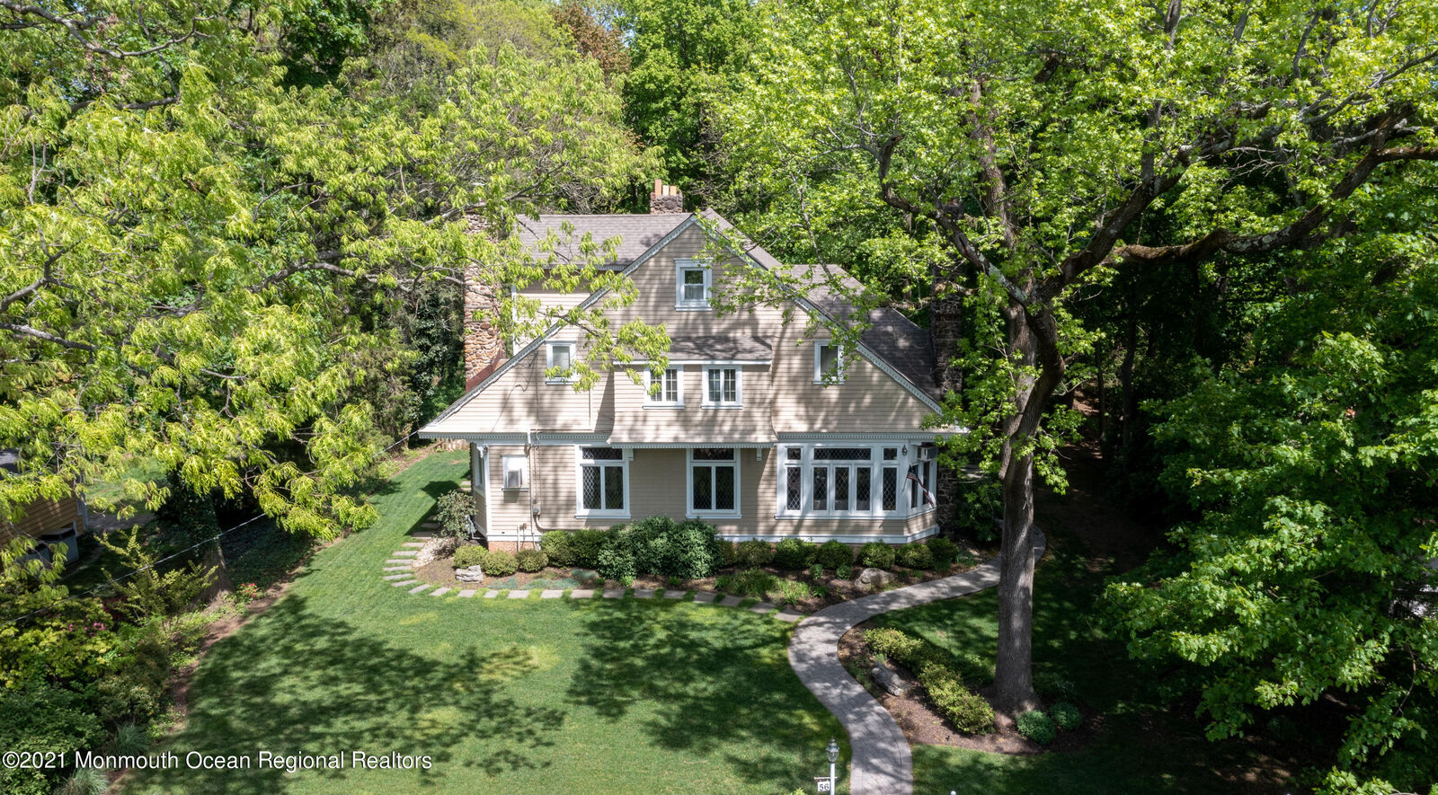 Property Photo:  56 Oak Avenue  NJ 08840 